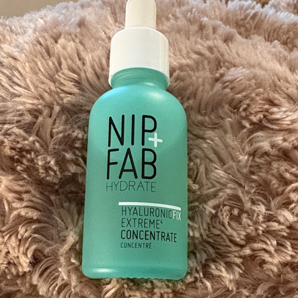 NIP+FAB Hydrate Hyaluronic Fix Extreme4 Concentrate Serum-New 30ml
